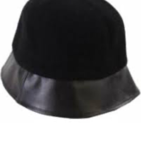 August Black Cloche Hat w/Faux Leather Trim NWT - Picture 4 of 7